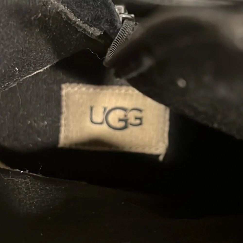Ugg black girls Tilee boot with silver bows size 3